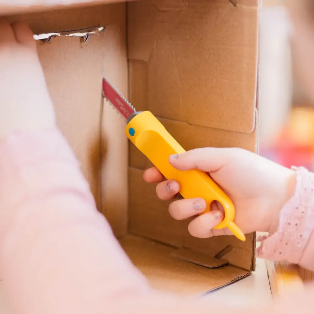 Makedo USA - SAFE-SAW | Makedo Cardboard Construction Tool