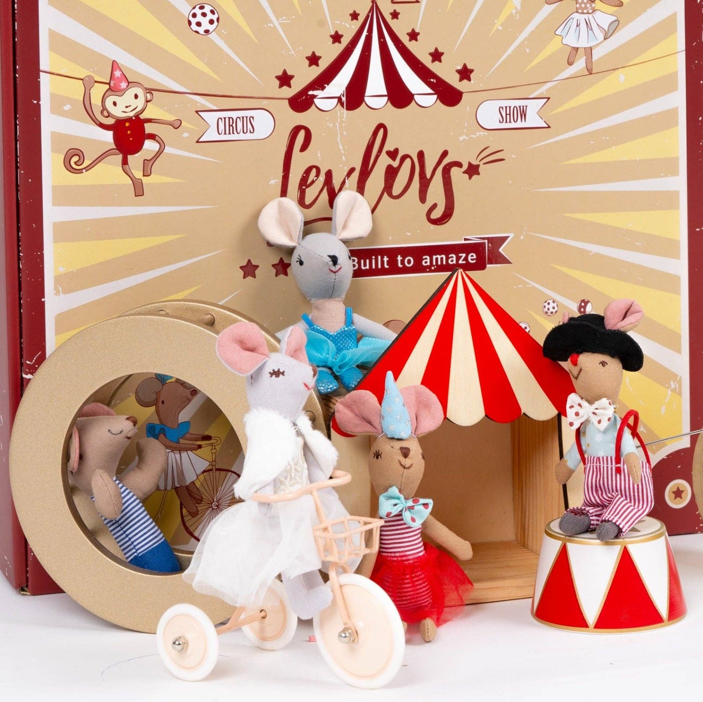 Levlovs - Ballerina Mouse and Friends in a Theater Box, with Magnetic Hands - 5.5"