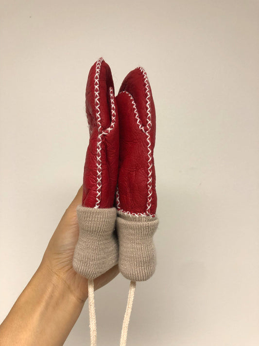 Billy Bamboo - KIDS SHEARLING MITTENS: Holly red