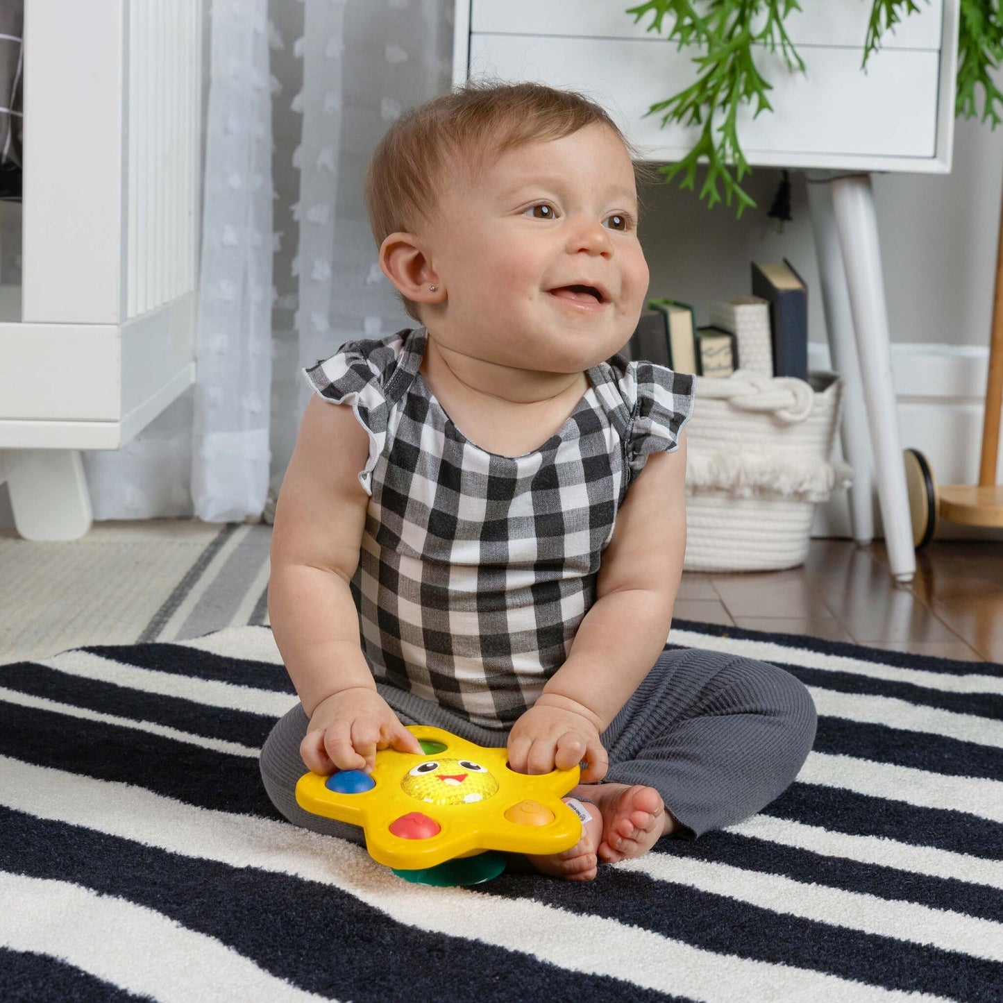 BABY EINSTEIN - Pop & Glow Starfish™ Suction Cup Toy